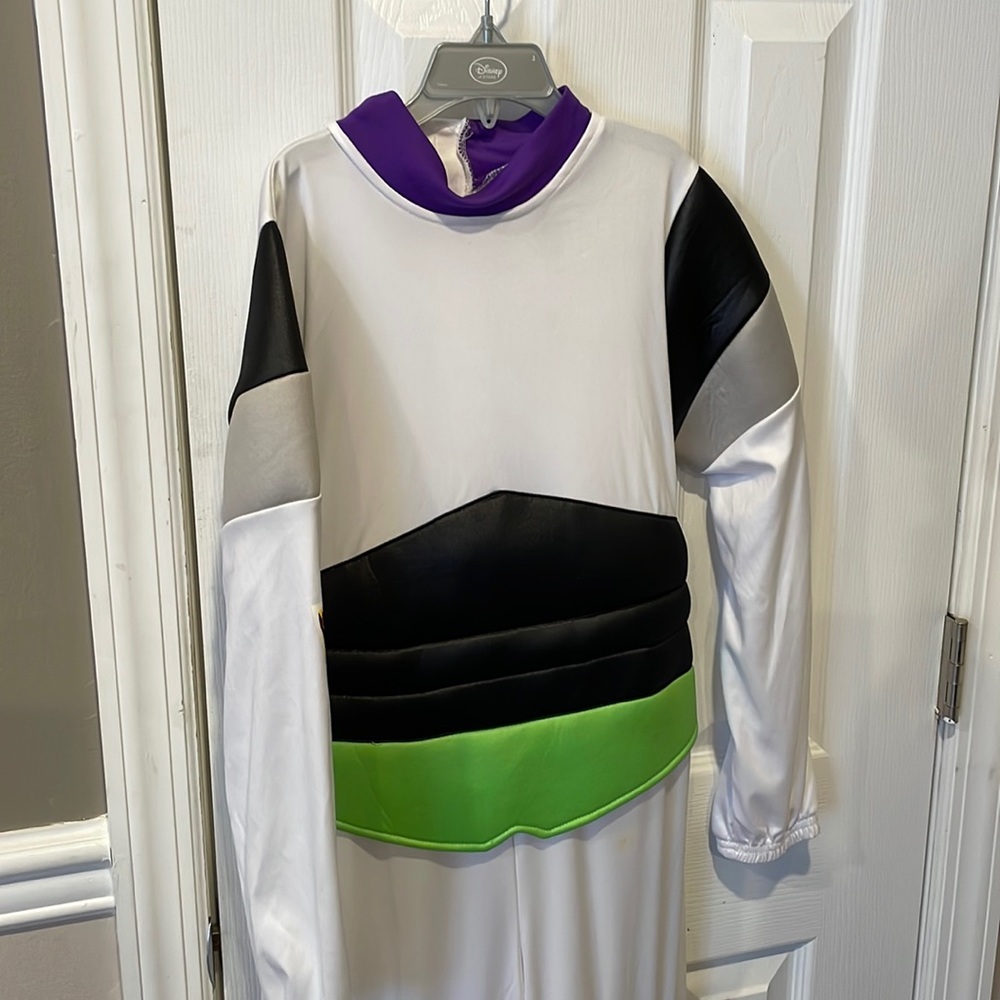 Disney’s buzz light year costume Size 10.